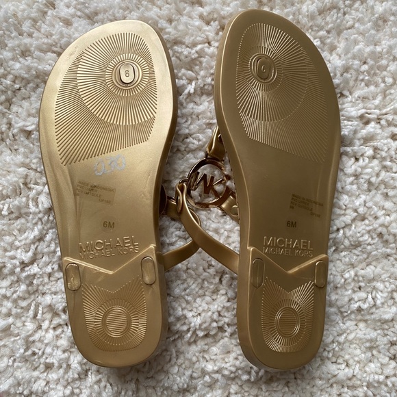 Michael Kors Slides Sandals / Flip Flops. Size 6 - Picture 6 of 9